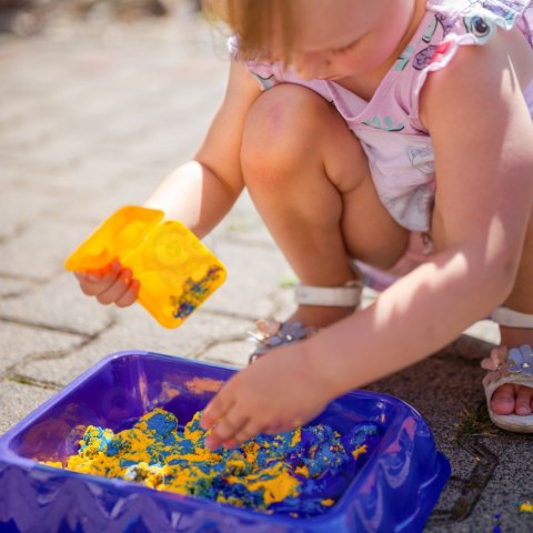WOOPIE Piasek Kinetyczny 0,6 kg Zestaw Jednorożec Stolik z Foremkami WOOPIE Piasek Kinetyczny 0,6 kg Zestaw Jednorożec Stolik z Foremkami