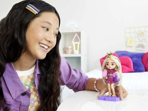 Lalka Barbie EXTRA MINIS w imprezowej stylizacji gwiazda ZA5439 Lalka Barbie EXTRA MINIS w imprezowej stylizacji gwiazda ZA5439