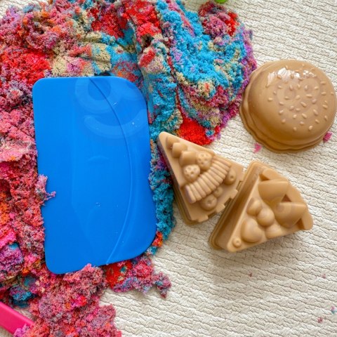 WOOPIE Piasek Kinetyczny 1,2 kg Zestaw Restauracja Stolik z Foremkami