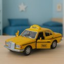 LEAN TOYS Klasyczny Samochód Taxi Napęd Metalowy Otwierane Drzwi Żółty 1:32