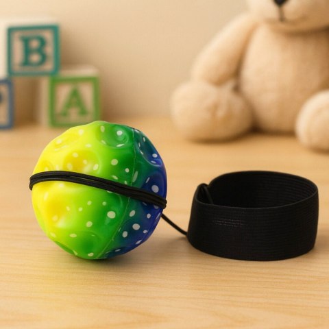 LEAN TOYS Piłka Do Odbijania Na Gumce Sensoryczna Z Wgłębieniami Kolorowa 6 cm